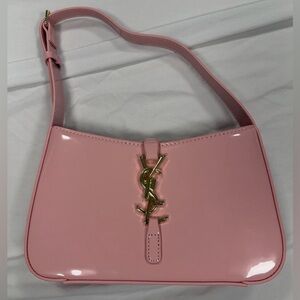 YSL Le 5 à 7 in Patent Leather - Pink